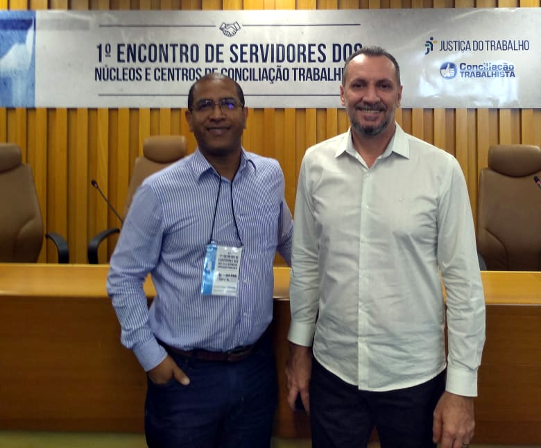 Os conciliadores Alexandre Passos Nascimento (Cejusc Porto Velho/RO) e Vilmar Luiz Ansiliero (Cejusc Rio Branco/AC) estiveram presentes representando a Justiça do Trabalho de Rondônia e Acre