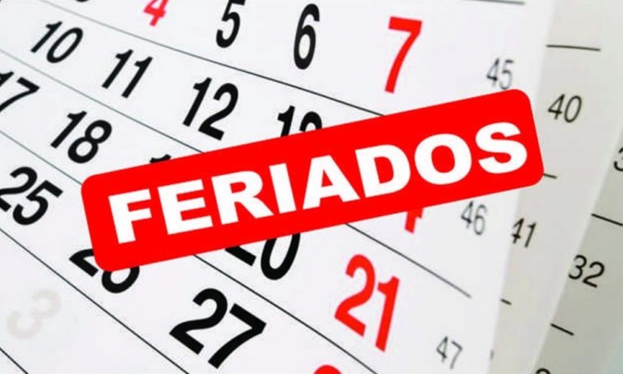 Calendário relativo a Janeiro com carimbo FERIADOS