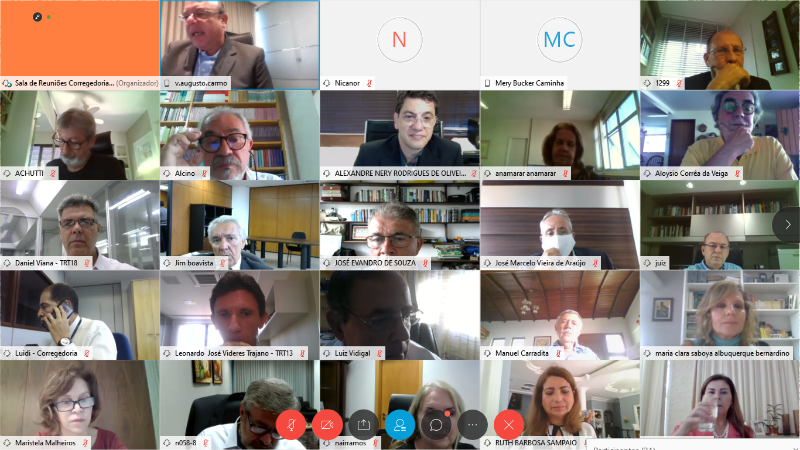 painel com vários rostos de presidentes e corregedores durante vídeoconfereência