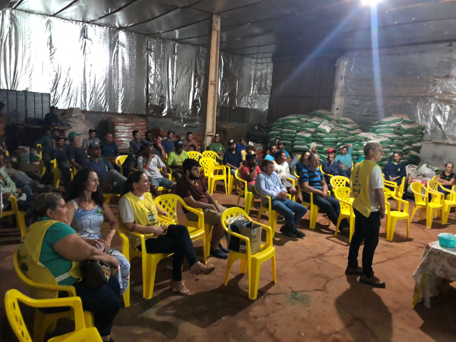 O evento realizado teve como público alvo jovens e trabalhadores para inserção ao mercado de trabalho e prevenção de acidentes no ambiente de trabalho