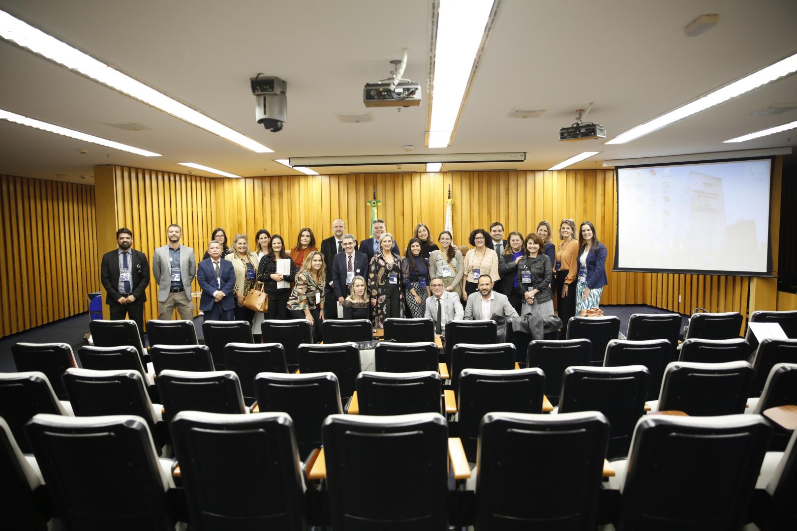 Participantes do encontro (Foto: Felipe Sampaio - Secom/TST)