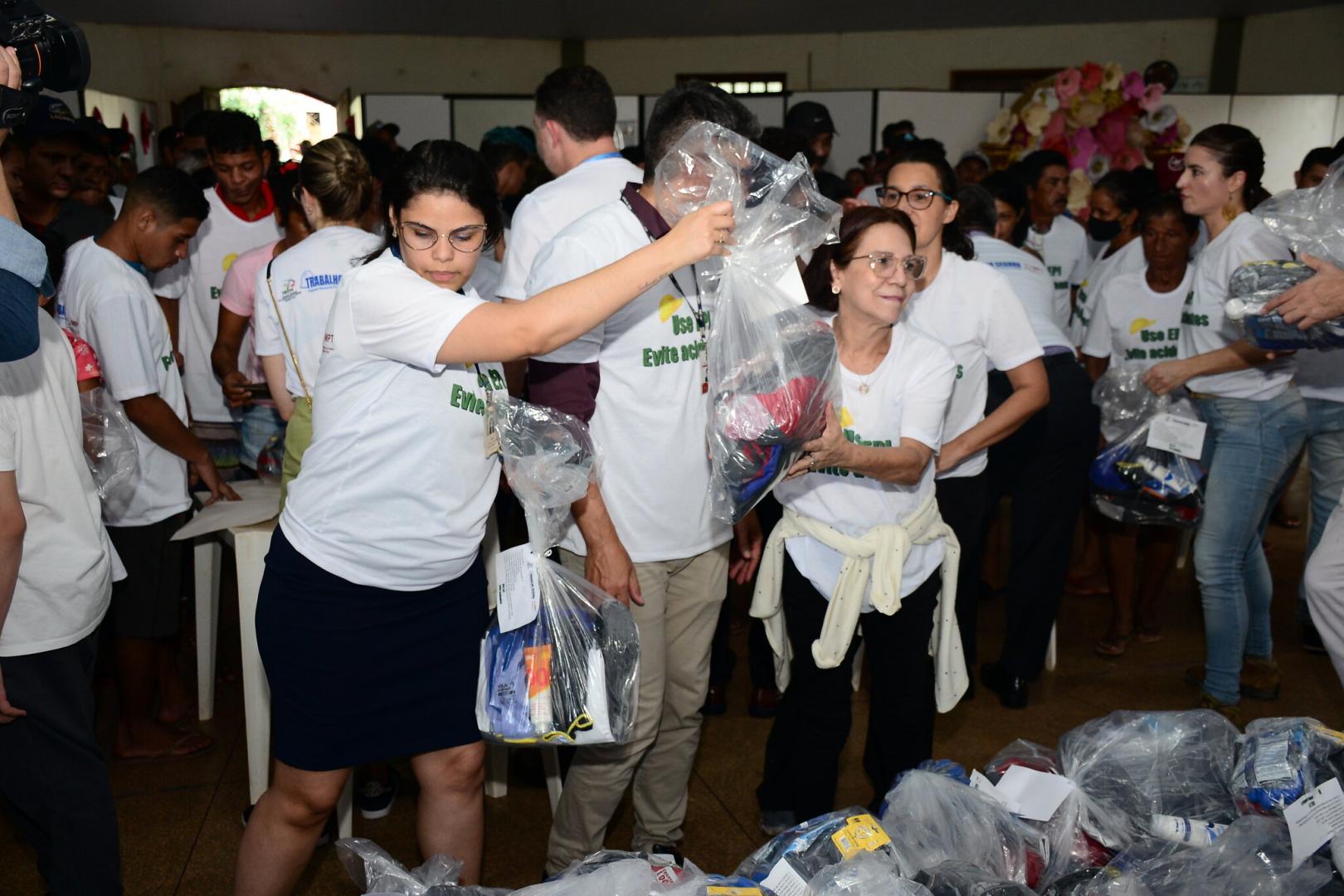 Programa Trabalho Seguro da Justiça do Trabalho beneficia 300 trabalhadores da Vila Princesa com entrega de EPIs