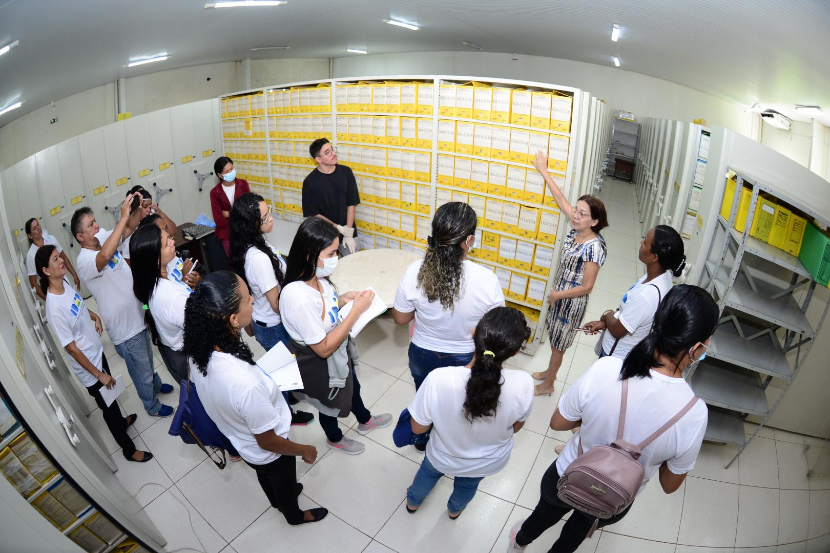 Arquivo Geral do TRT-14 recebeu visita de estudantes do Idep 