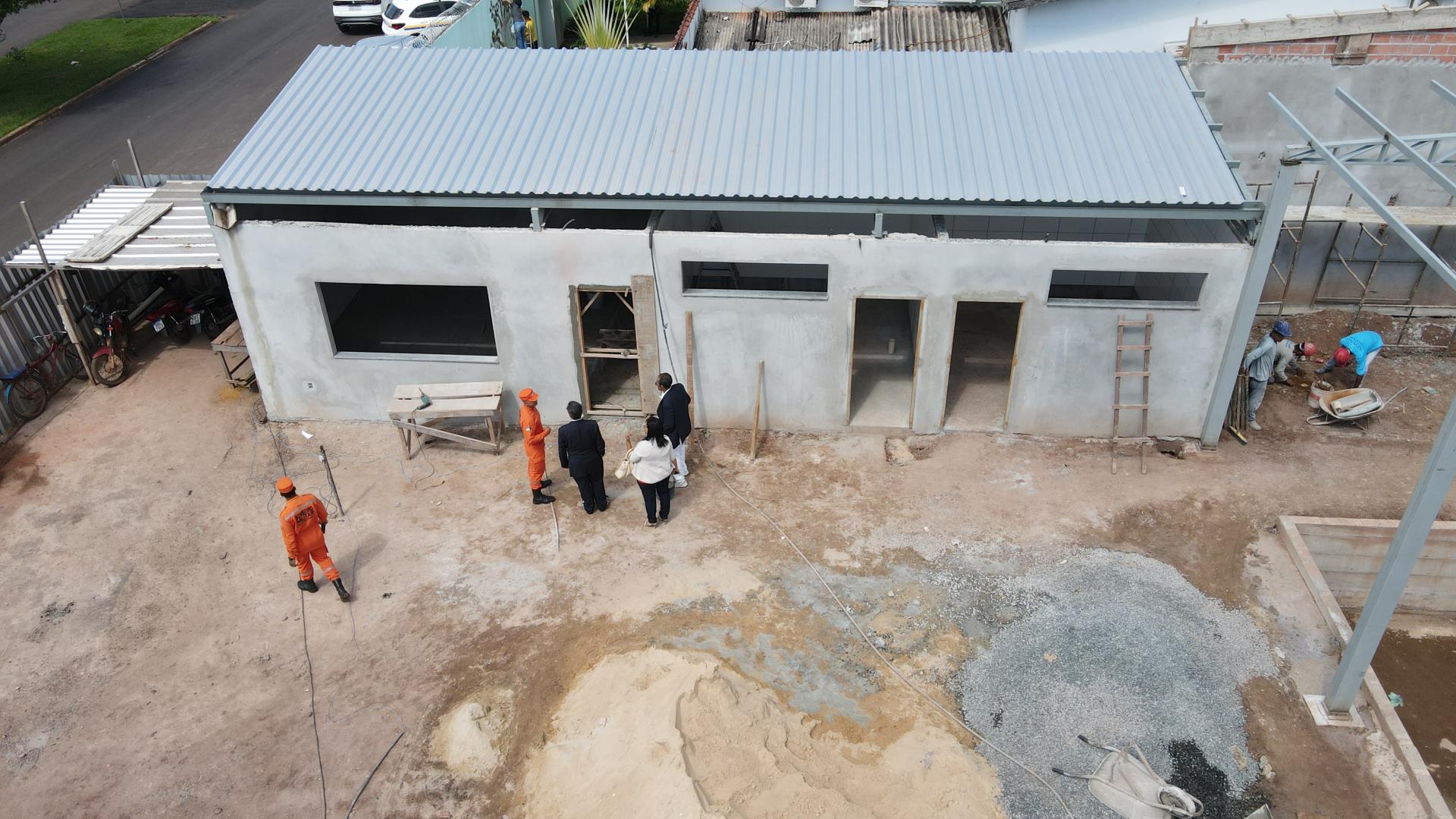 Foto da construção do Centro de Treinamento que receberá o projeto social Bombeiro Mirim, em Rolim de Moura.