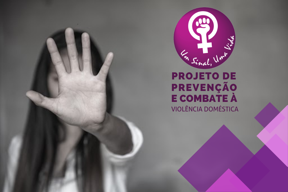 A arte do programa destaca uma mulher com a mão estendida.