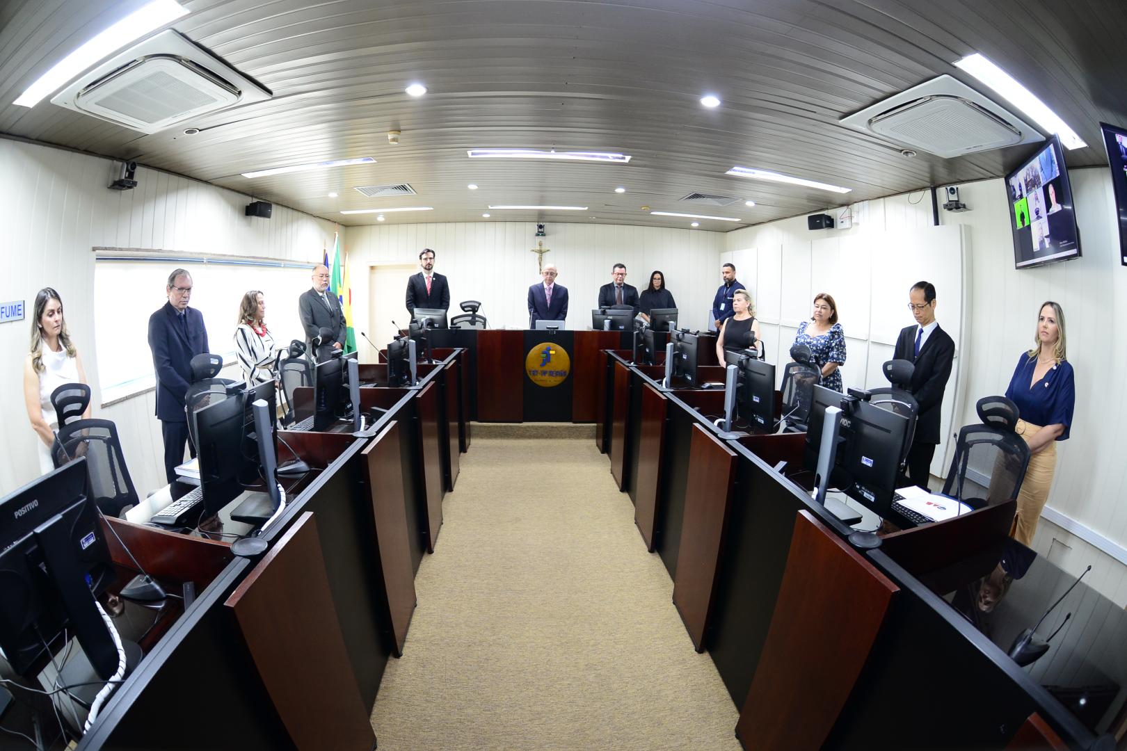 Imagem do Tribunal Pleno durante sessão solene da abertura do Ano Judiciário. 