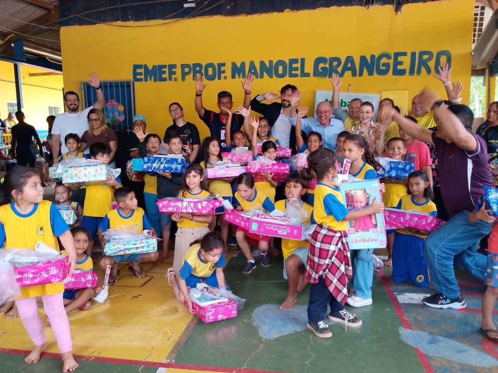Dia das Crianças especial escola rural na comunidade Colônia Viçosa em Porto Velho