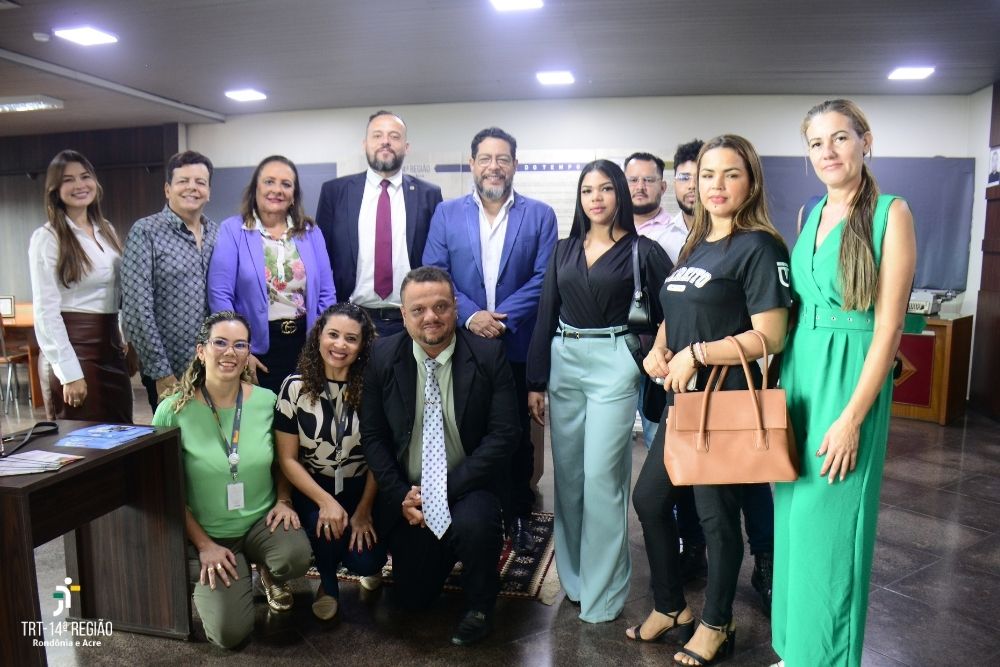 Acadêmicos de direito da Faculdade Unisapiens visitam TRT-14