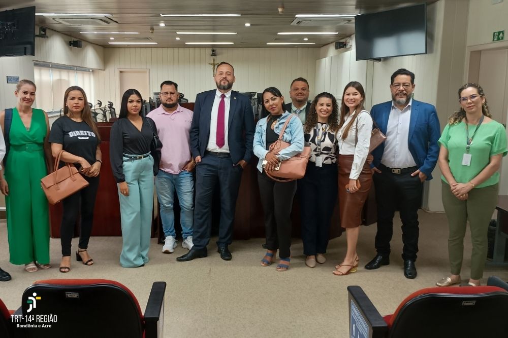Acadêmicos de direito da Faculdade Unisapiens visitam TRT-14