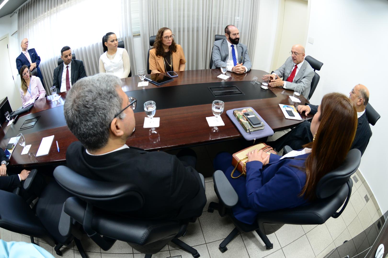 Encontro entre as instituições debateu a governança, a integração de serviços e o atendimento em localidades remotas.