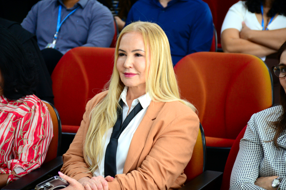 Juíza Ana Maria Rosa dos Santos recebe indicação de promoção a desembargadora em decisão unânime do Tribunal Pleno.