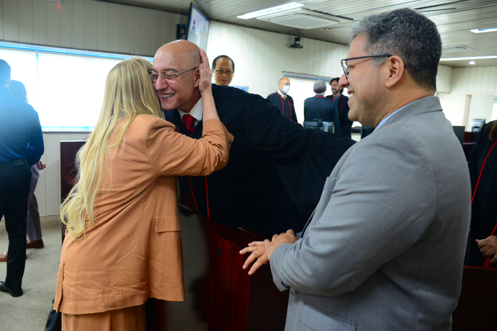 Juíza Ana Maria Rosa dos Santos recebe indicação de promoção a desembargadora em decisão unânime do Tribunal Pleno.