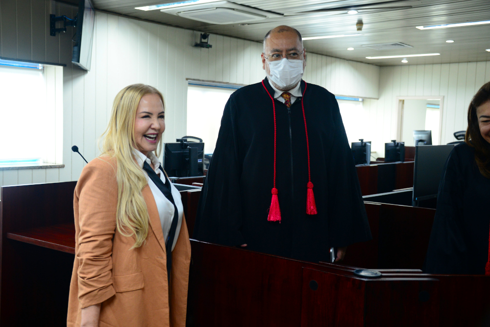 Juíza Ana Maria Rosa dos Santos recebe indicação de promoção a desembargadora em decisão unânime do Tribunal Pleno.