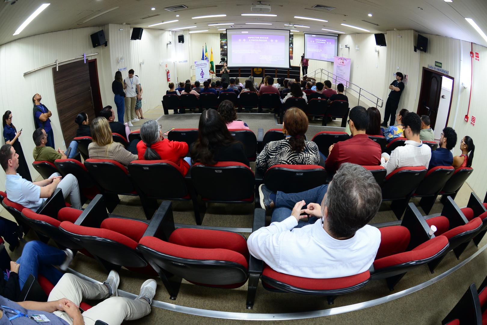 Auditório TRT-14 durante palestra