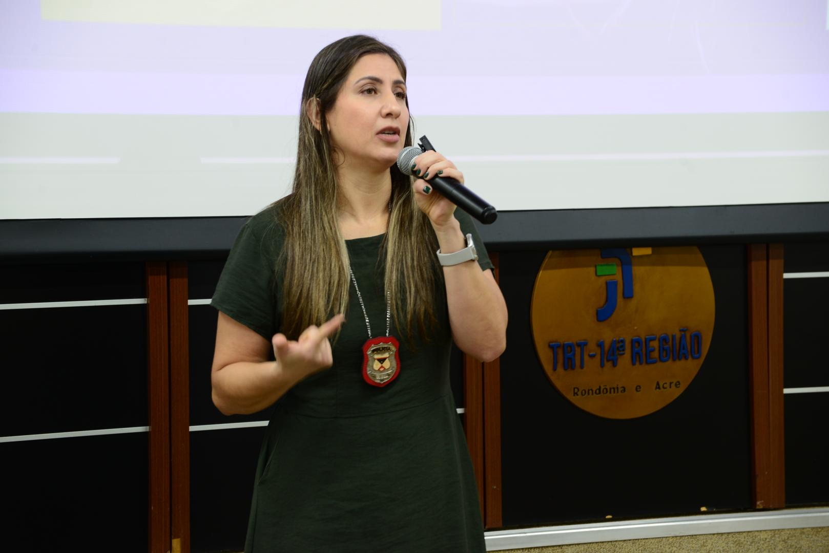 Palestrante no Auditório TRT-14 