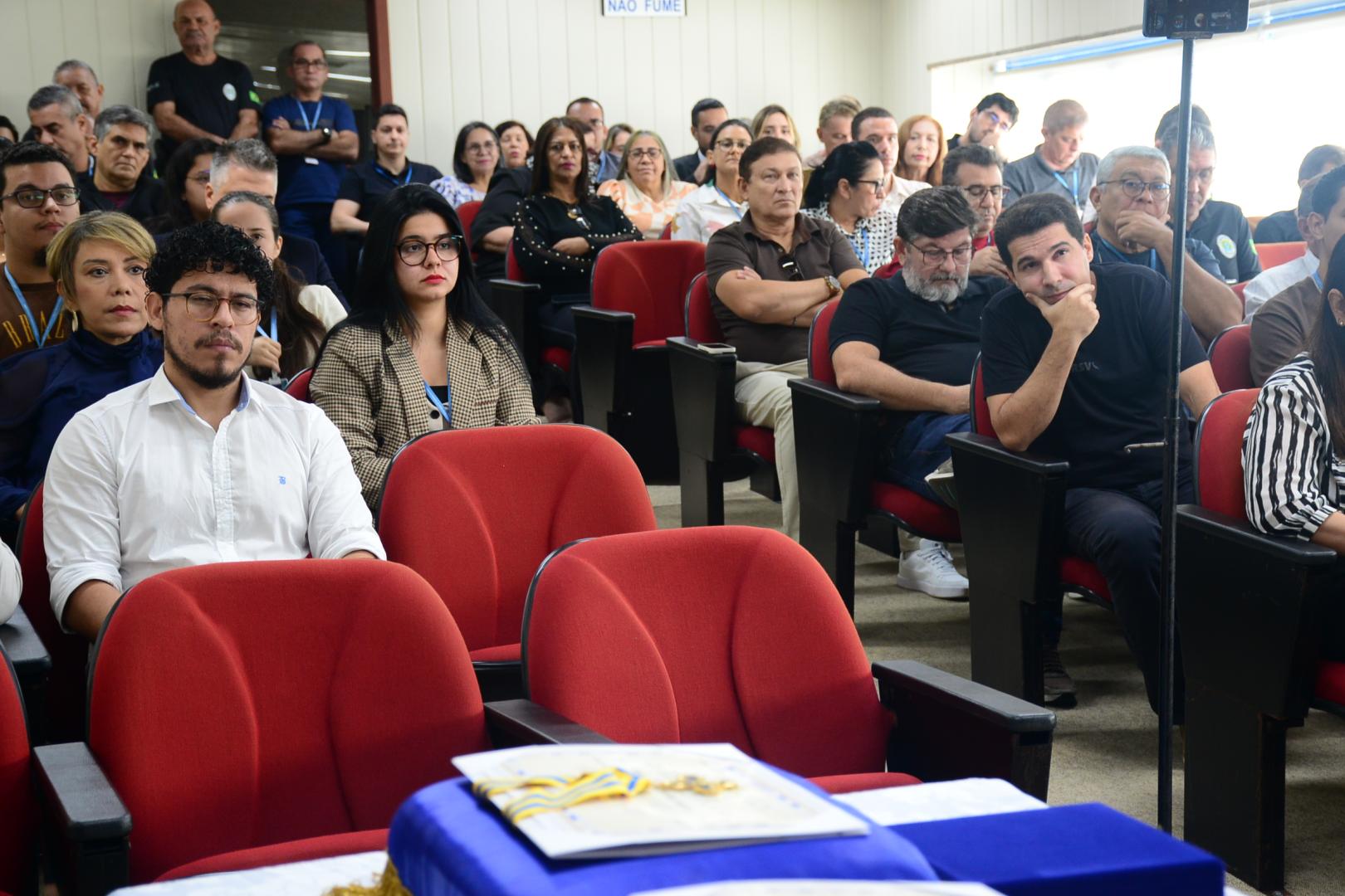 Presidente e vice-presidente e corregedor do TRT-14 recebem Medalha Marechal Rondon 