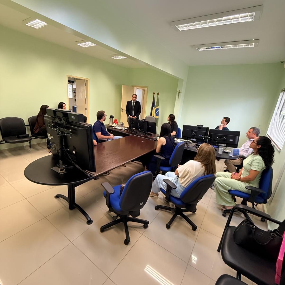 JT de Portas Abertas: Estudantes de Direito conhecem funcionamento da Justiça do Trabalho em Ouro Preto do Oeste (RO)