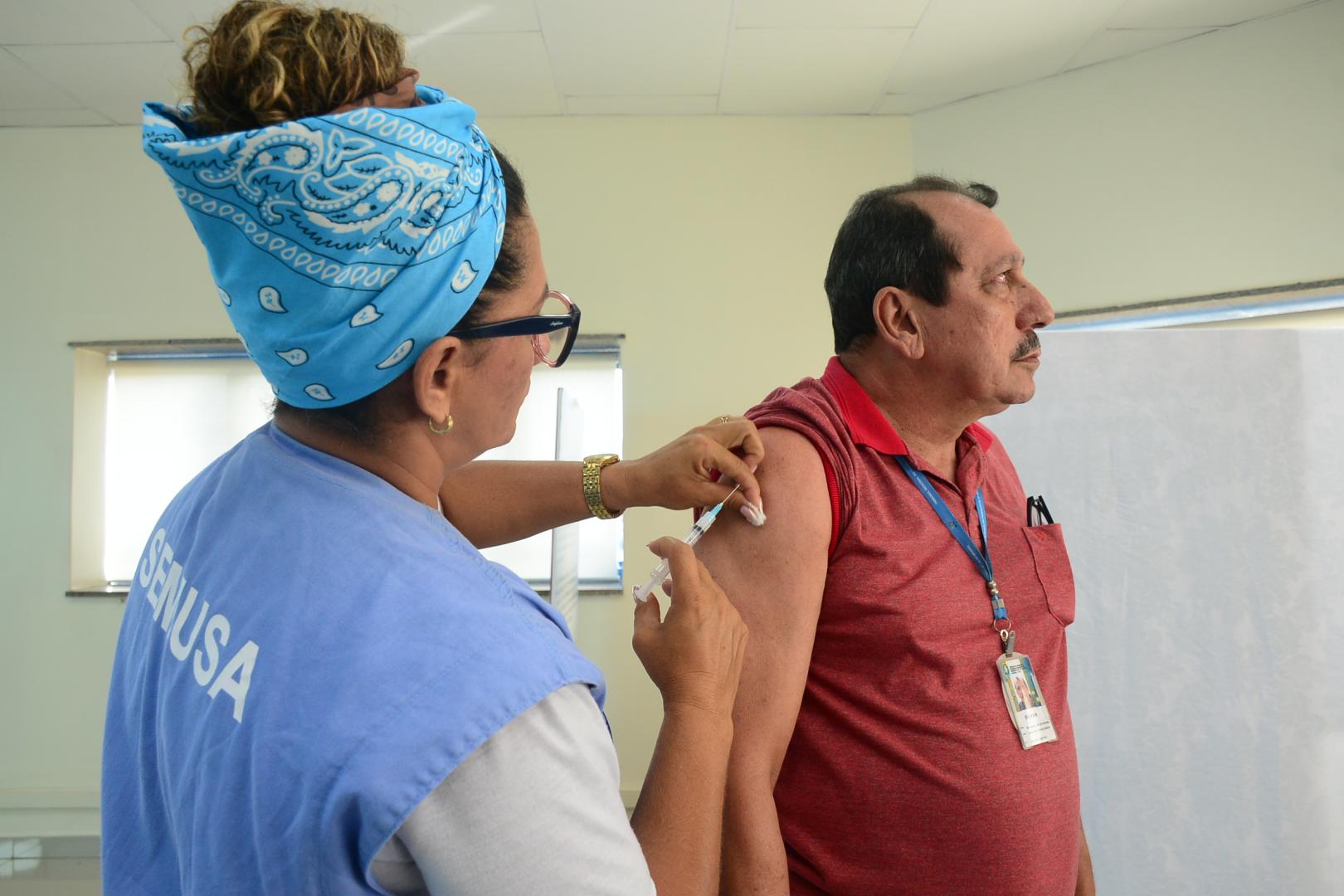 Campanha de vacinação para servidores e familiares