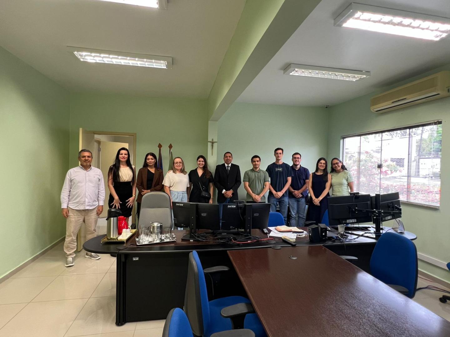 JT de Portas Abertas: Estudantes de Direito conhecem funcionamento da Justiça do Trabalho em Ouro Preto do Oeste (RO)