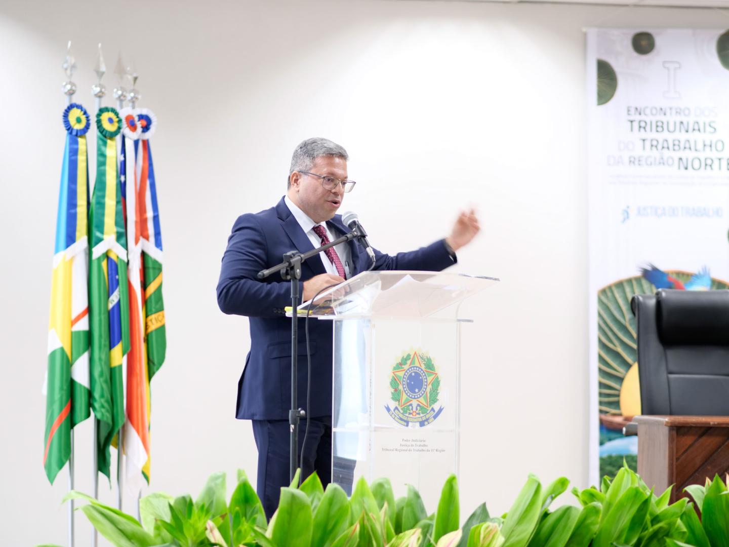 TRT-14 fortalece cooperação na Amazônia com acordo inédito e assinatura da Carta de Manaus