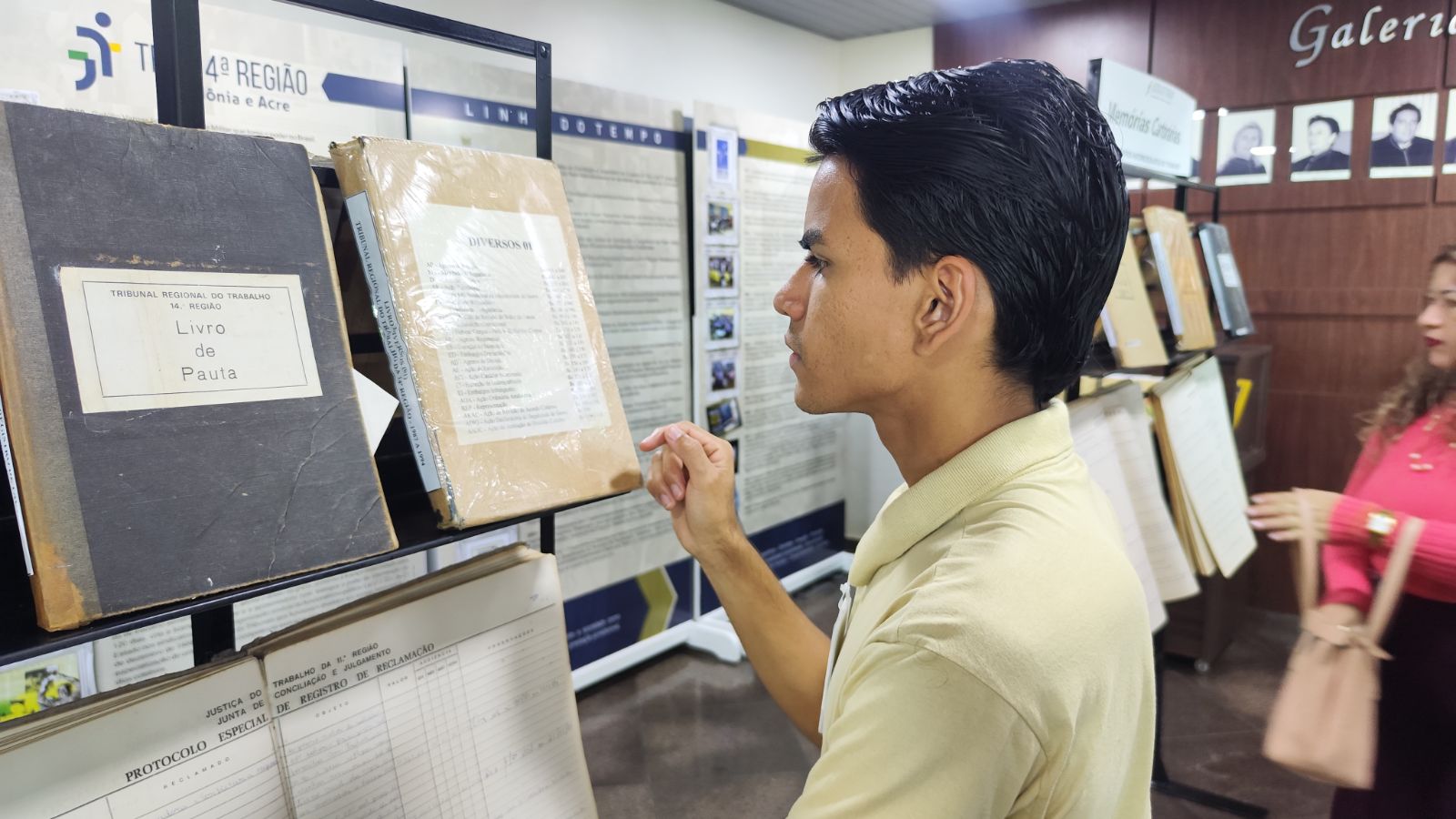 Acadêmicos de Direito em visita institucional ao TRT-14