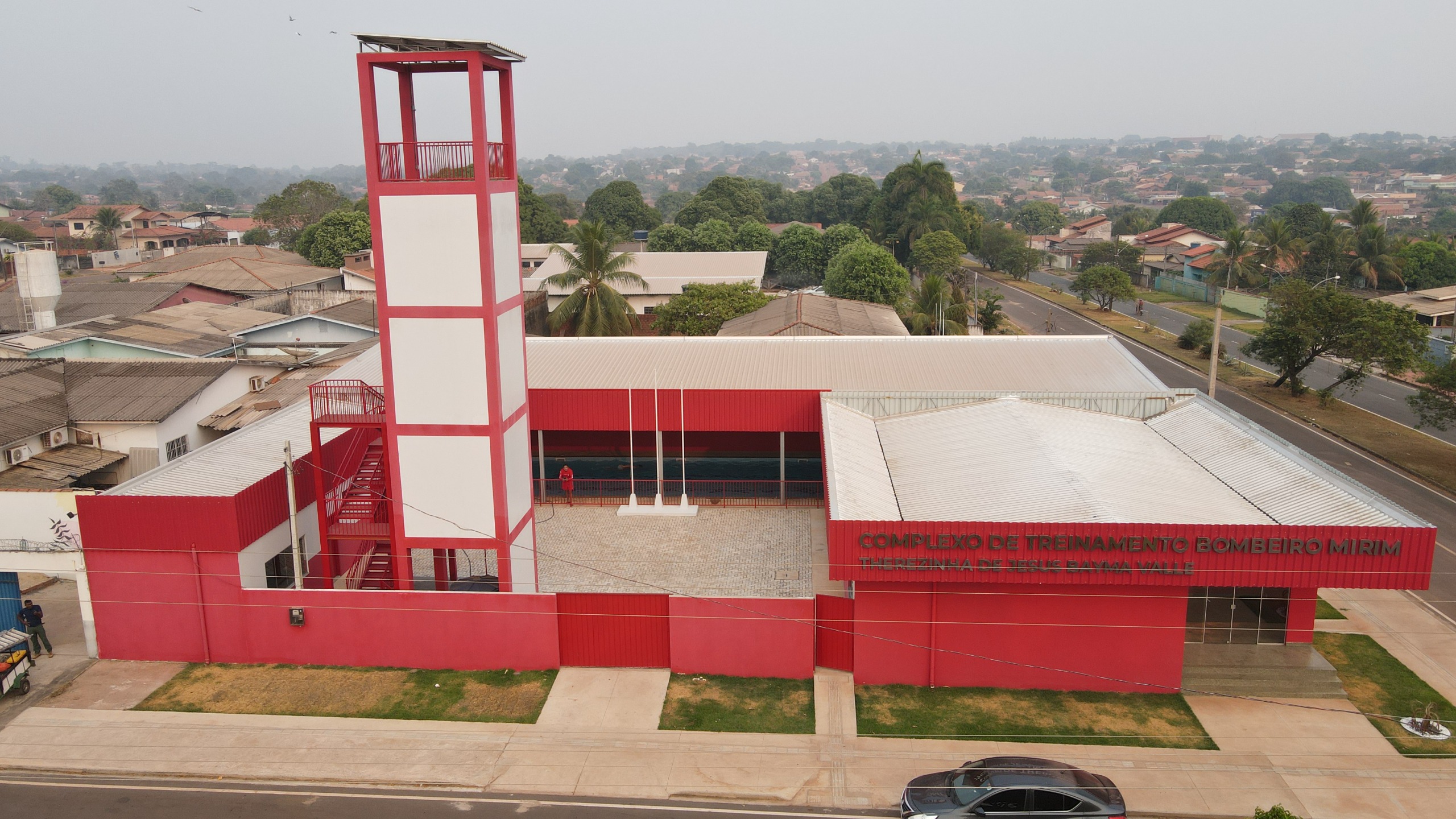 Imagem aérea do Complexo de Treinamento Bombeiro Mirim é inaugurado em Rolim de Moura com recursos destinados pela Justiça do Trabalho e MPT