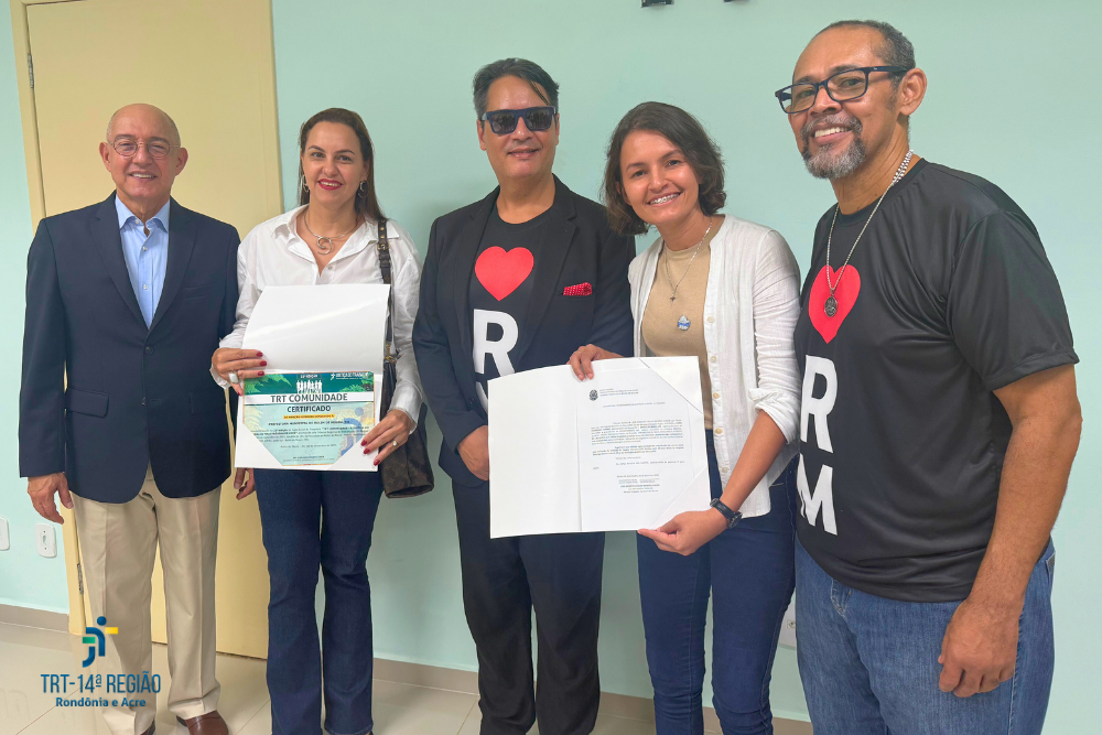 Ato oficializou entrega de sistema fotovoltaico e repasse de mais de R$ 1,3 milhão ao município